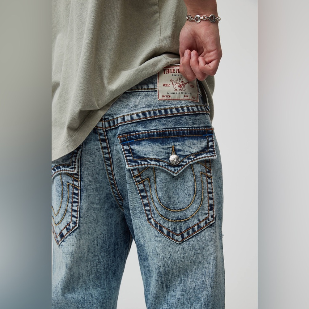 True Religion Ricky Relaxed Straight Jeans – Light Acid Wash – Men’s 42x32